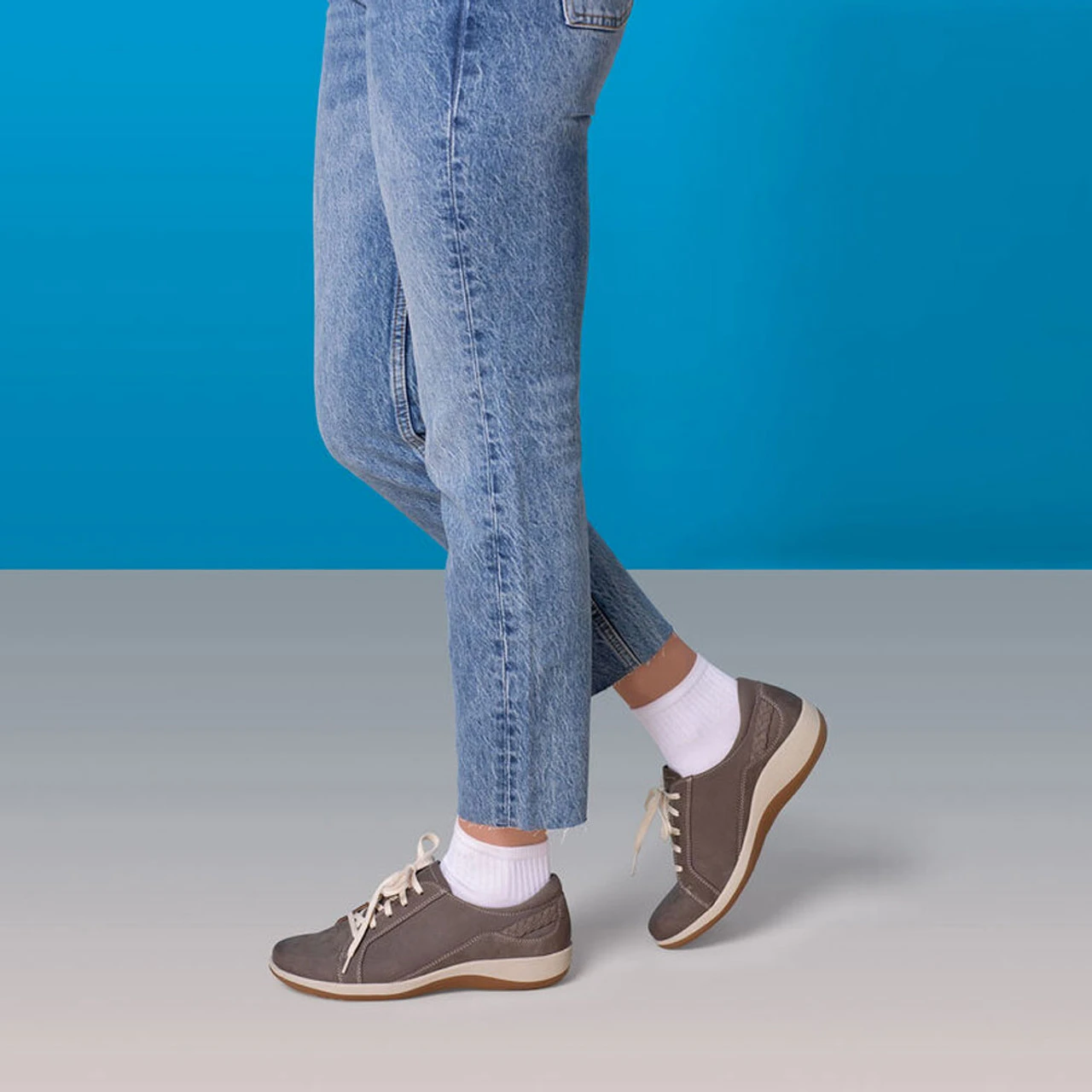 Aetrex Women's Dana Lace Up Oxford - Warm Grey - Image 7